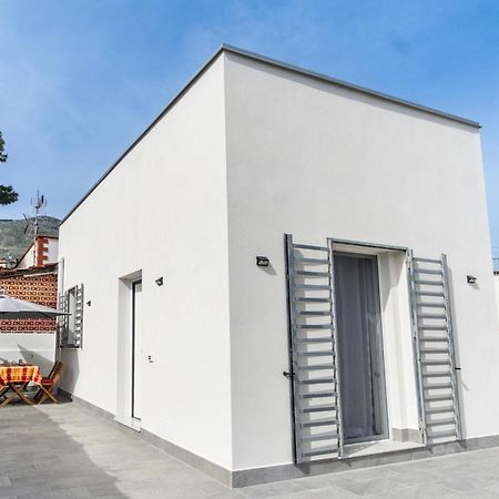 Nika Nika Holiday House Каріні Екстер'єр фото
